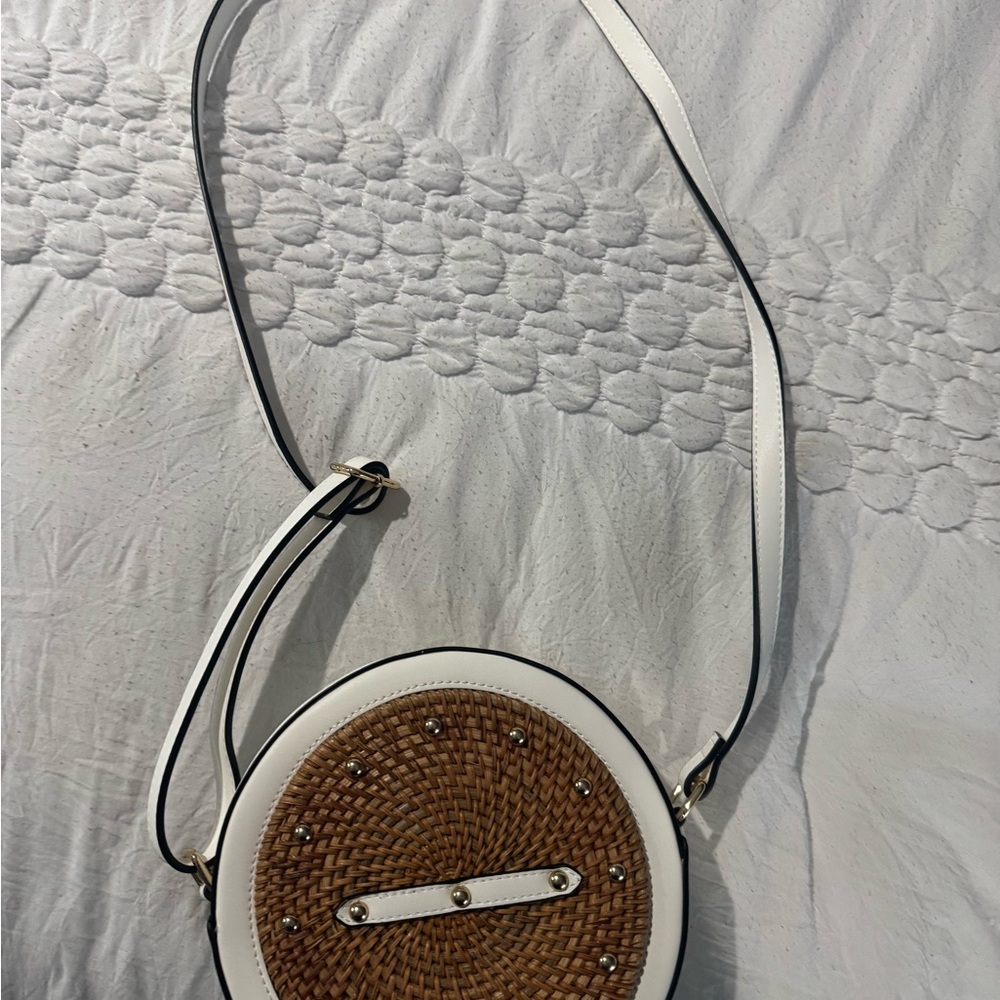 Mud Pie White and Tan Shoulder Bag Circular Design New!